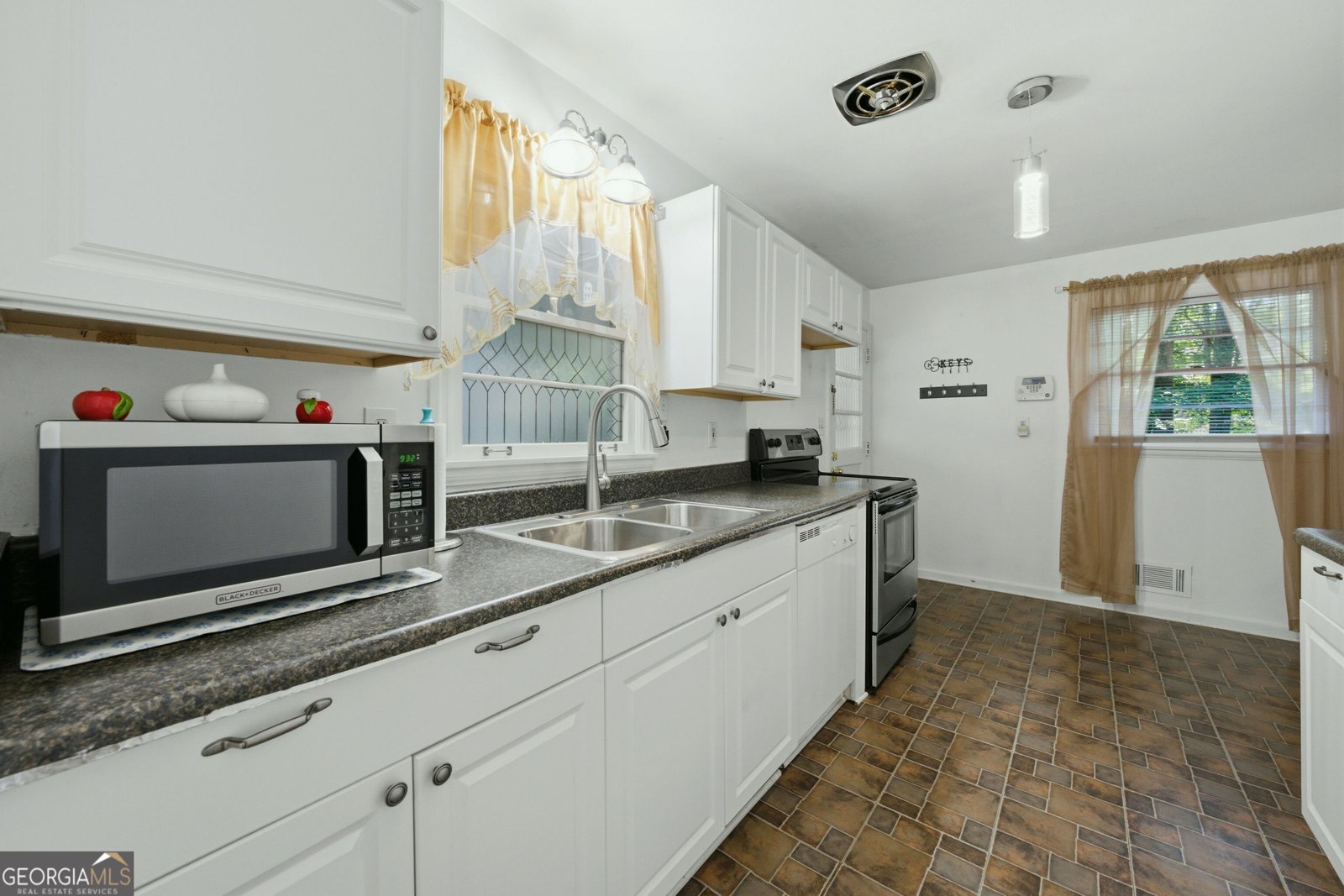 1087 Hills Drive Decatur - Photo 8