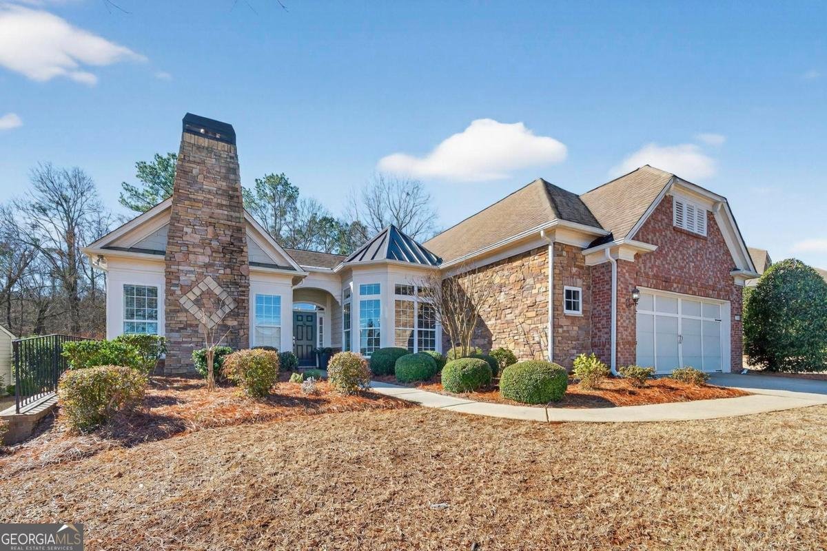 1090 Water Front Road Greensboro - main photo