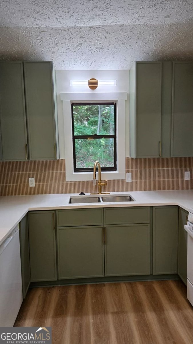 122 Little Brook Drive Woodstock - Photo 6
