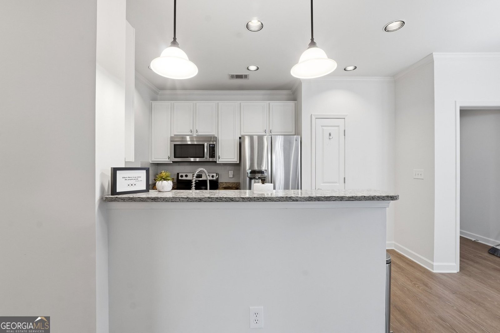 7265 Glisten Avenue Sandy Springs - Photo 11
