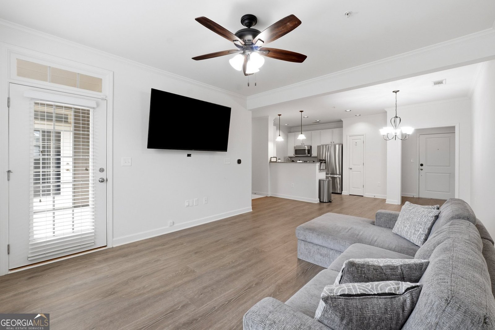 7265 Glisten Avenue Sandy Springs - Photo 6