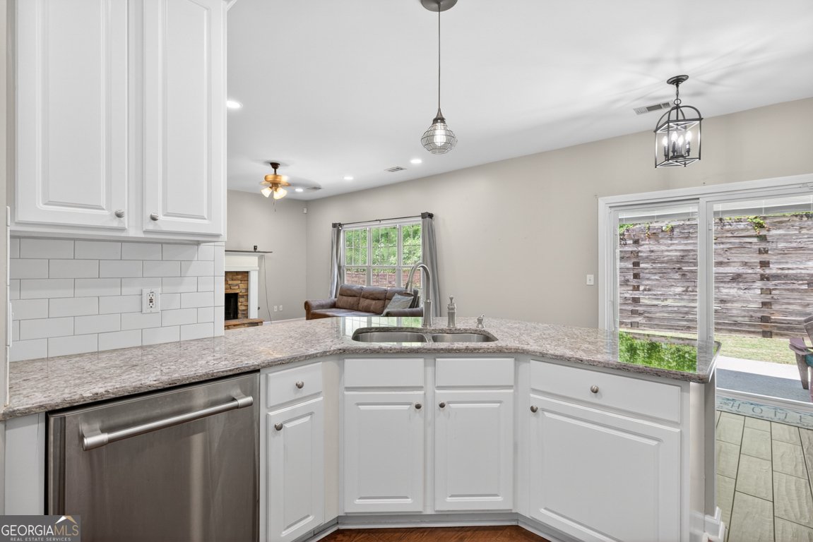 2865 Stonehenge Court Cumming - Photo 11