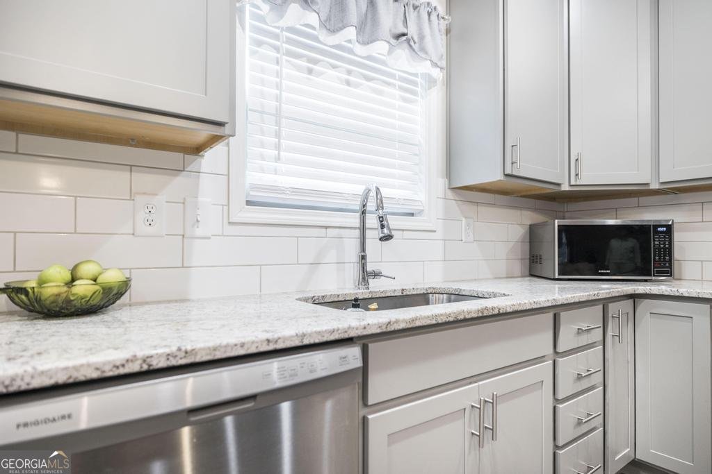 4580 Capulet Court Forsyth - Photo 9