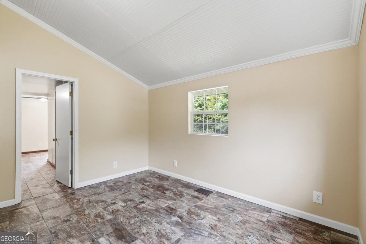 135 Grogan Road White - Photo 14
