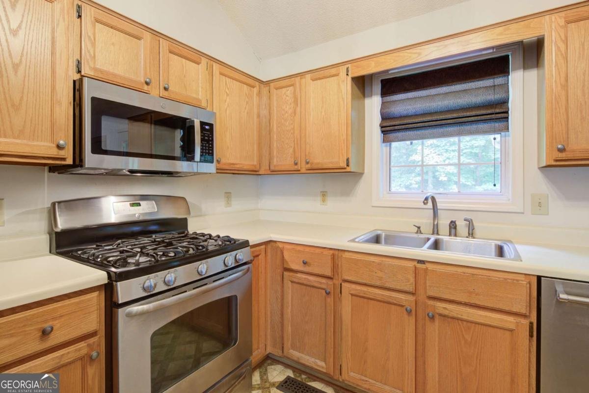 6580 Remington Drive Cumming - Photo 12