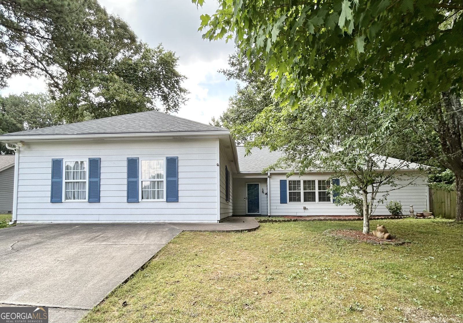 733 Fallowfield Drive Loganville - main photo