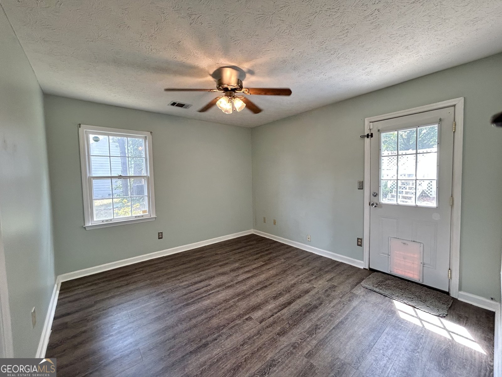 733 Fallowfield Drive Loganville - Photo 12