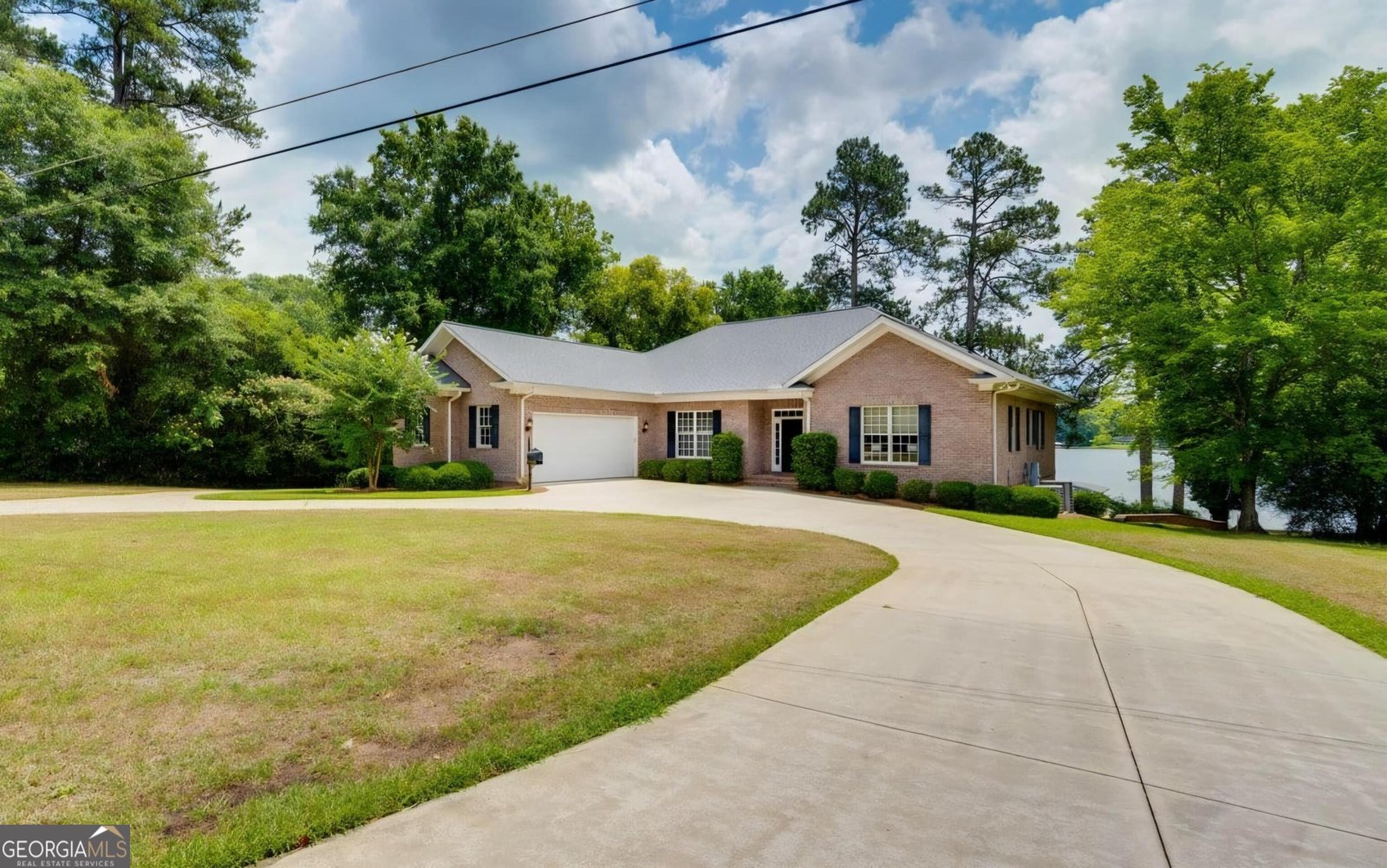 115 Lakeshore Court Milledgeville - main photo