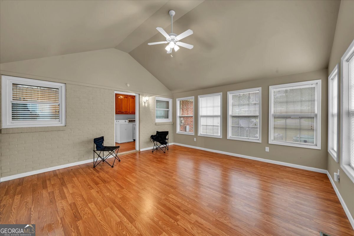 240 Peter Street Cochran - Photo 32