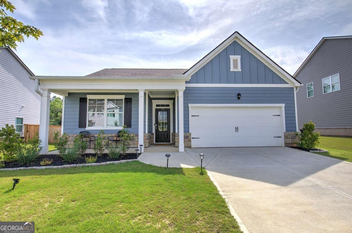 72 Grove Springs Court Cartersville - main photo