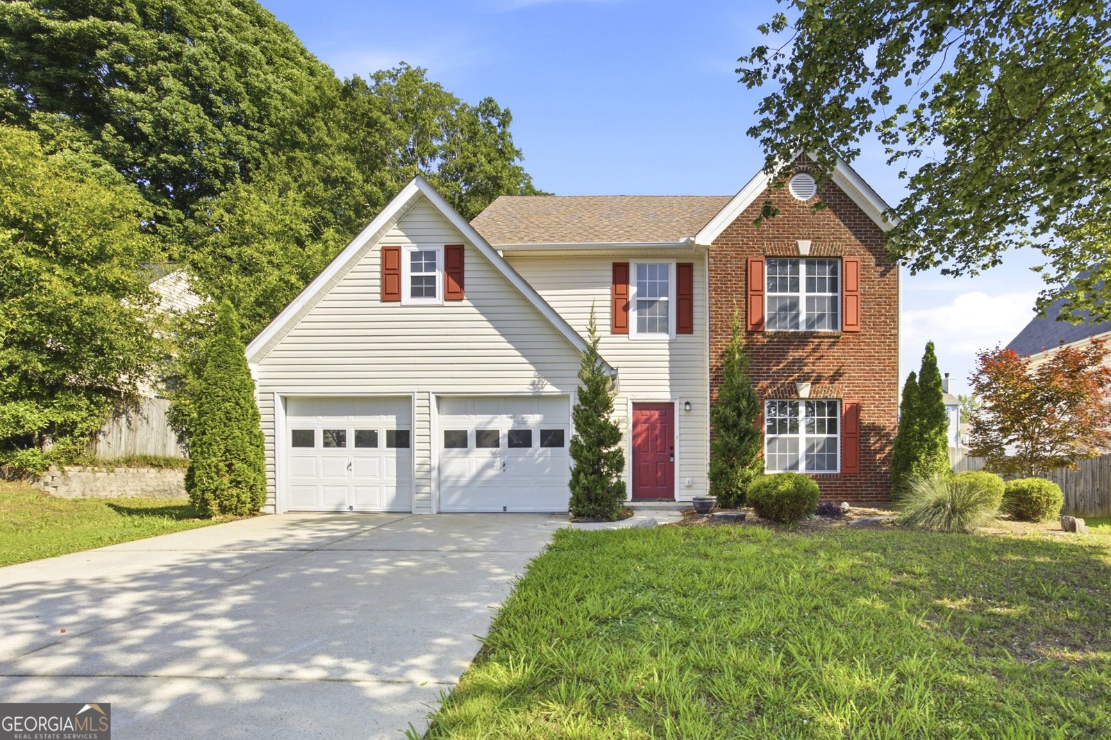 2217 Oakland Walk Drive Lawrenceville - main photo