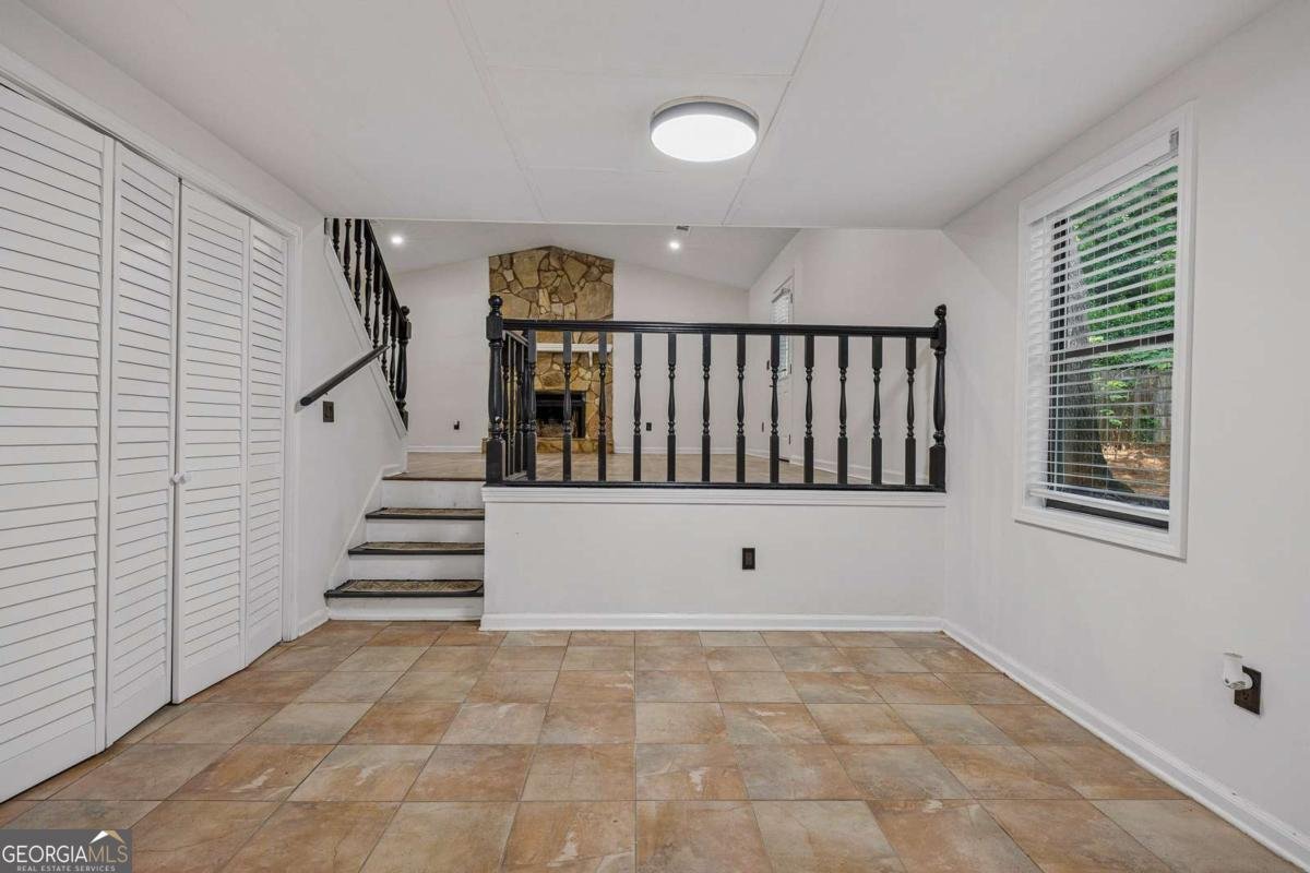 627 Ridge Avenue Stone Mountain - Photo 8