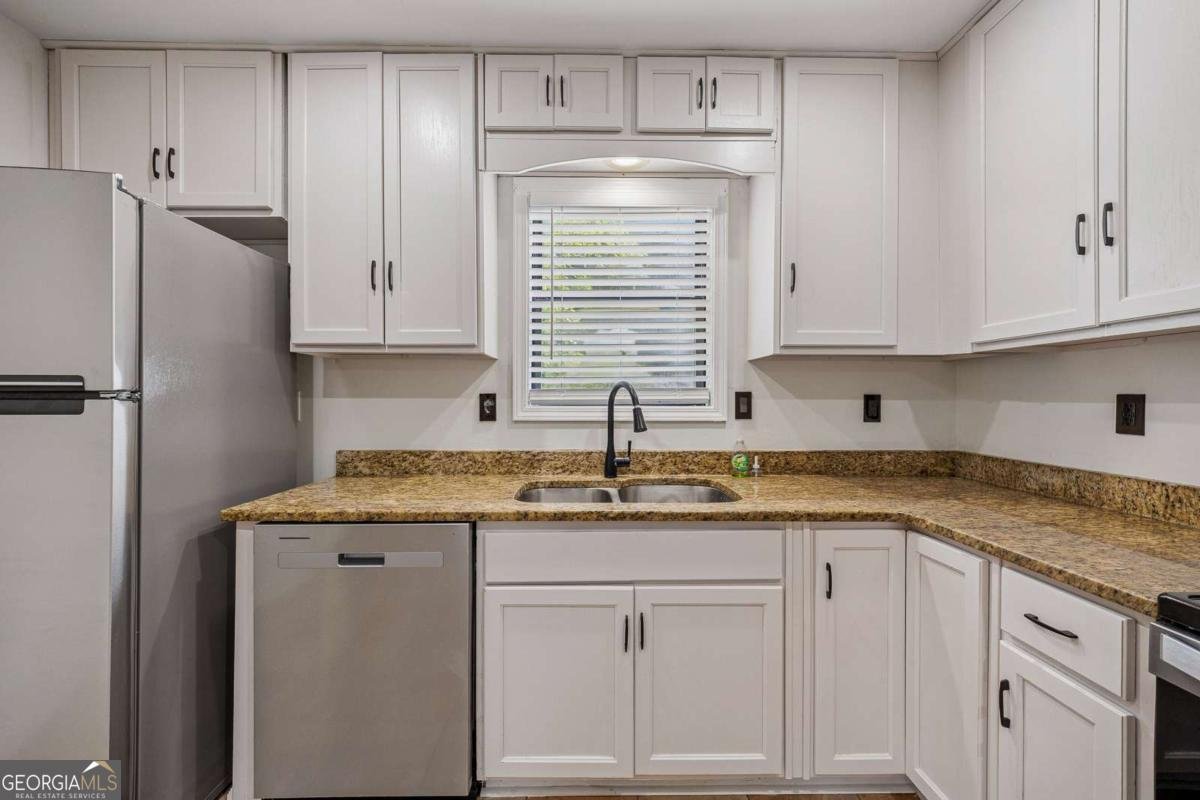 627 Ridge Avenue Stone Mountain - Photo 9