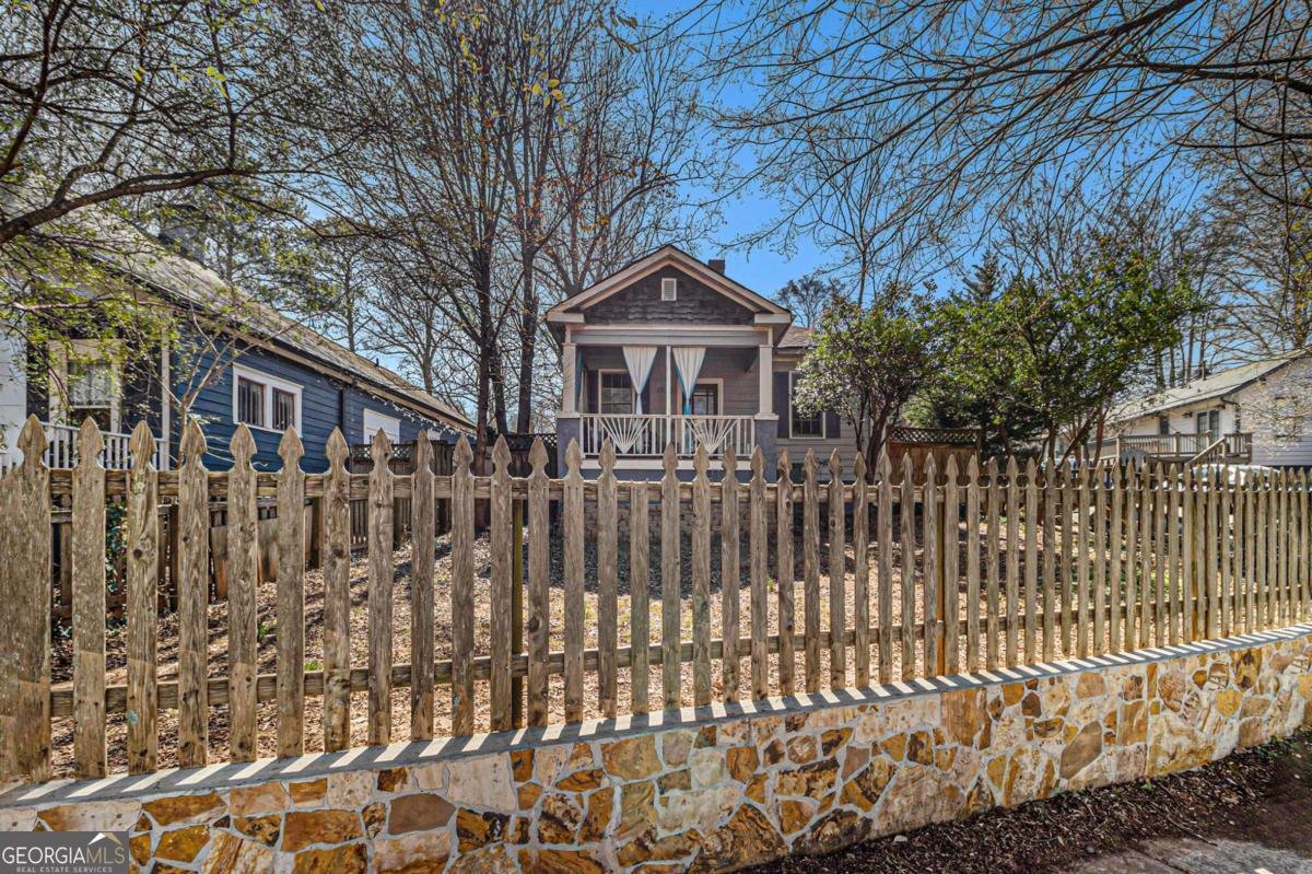 1530 OAKVIEW Road Decatur - main photo