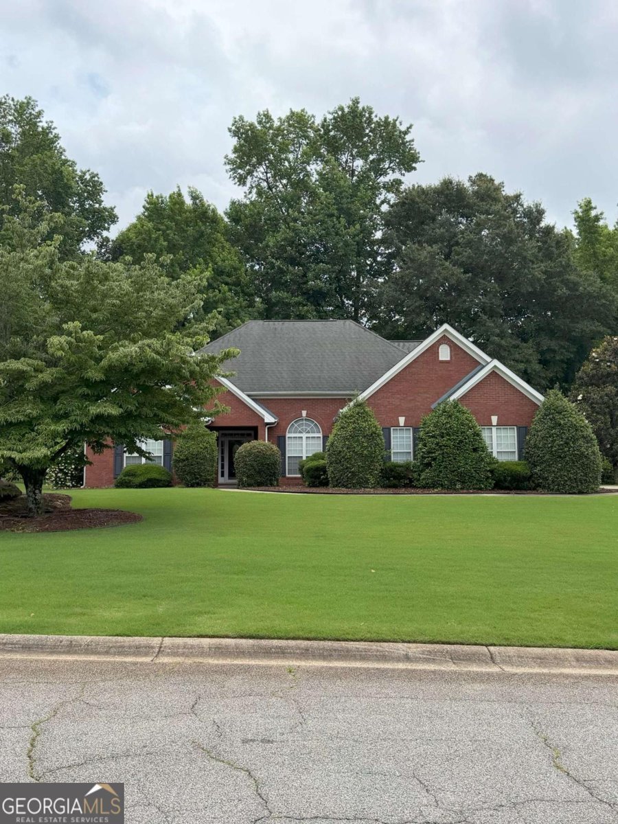 75 Wentworth Way Newnan - main photo