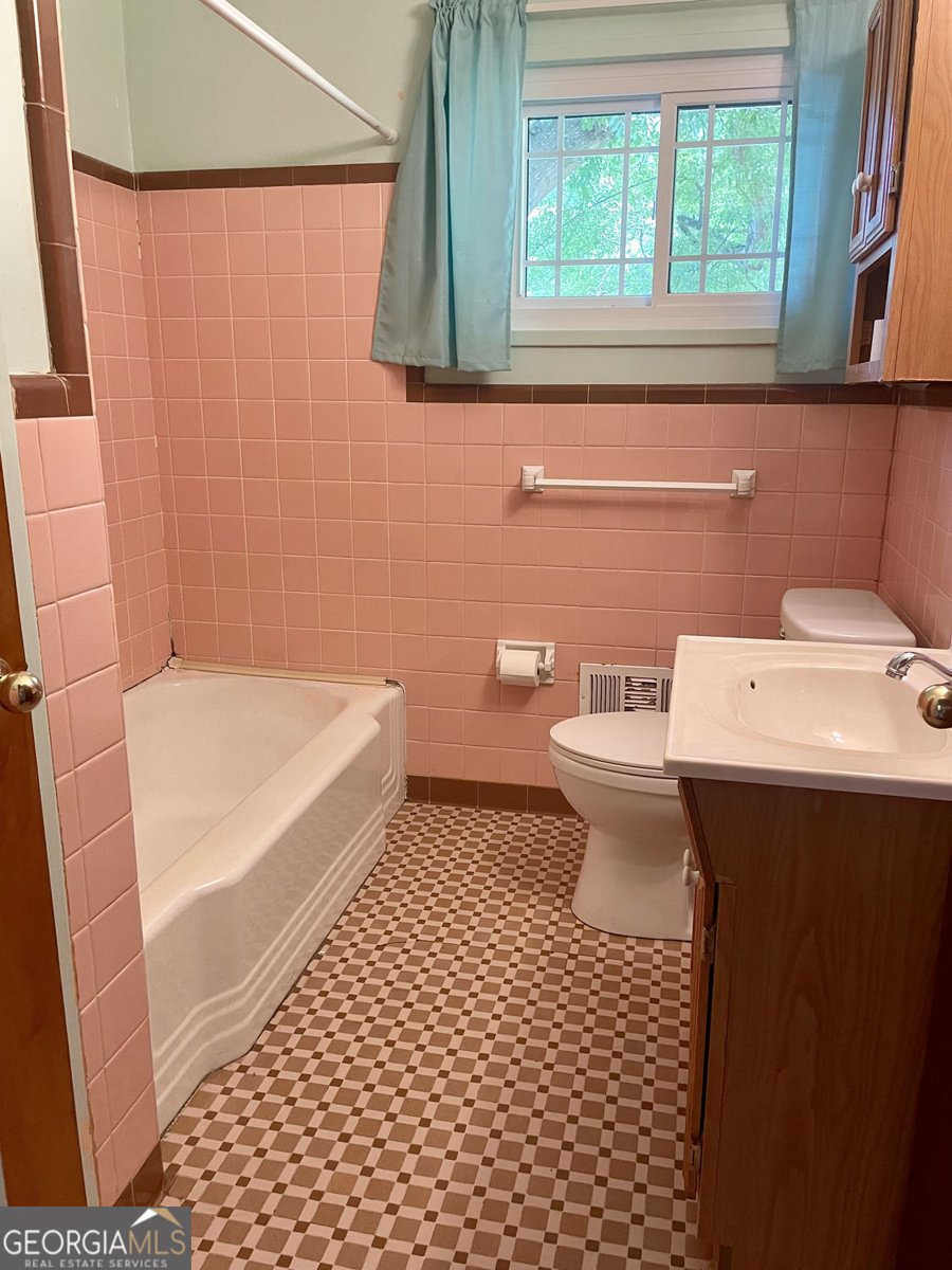 1537 Sagewood Circle Stone Mountain - Photo 17