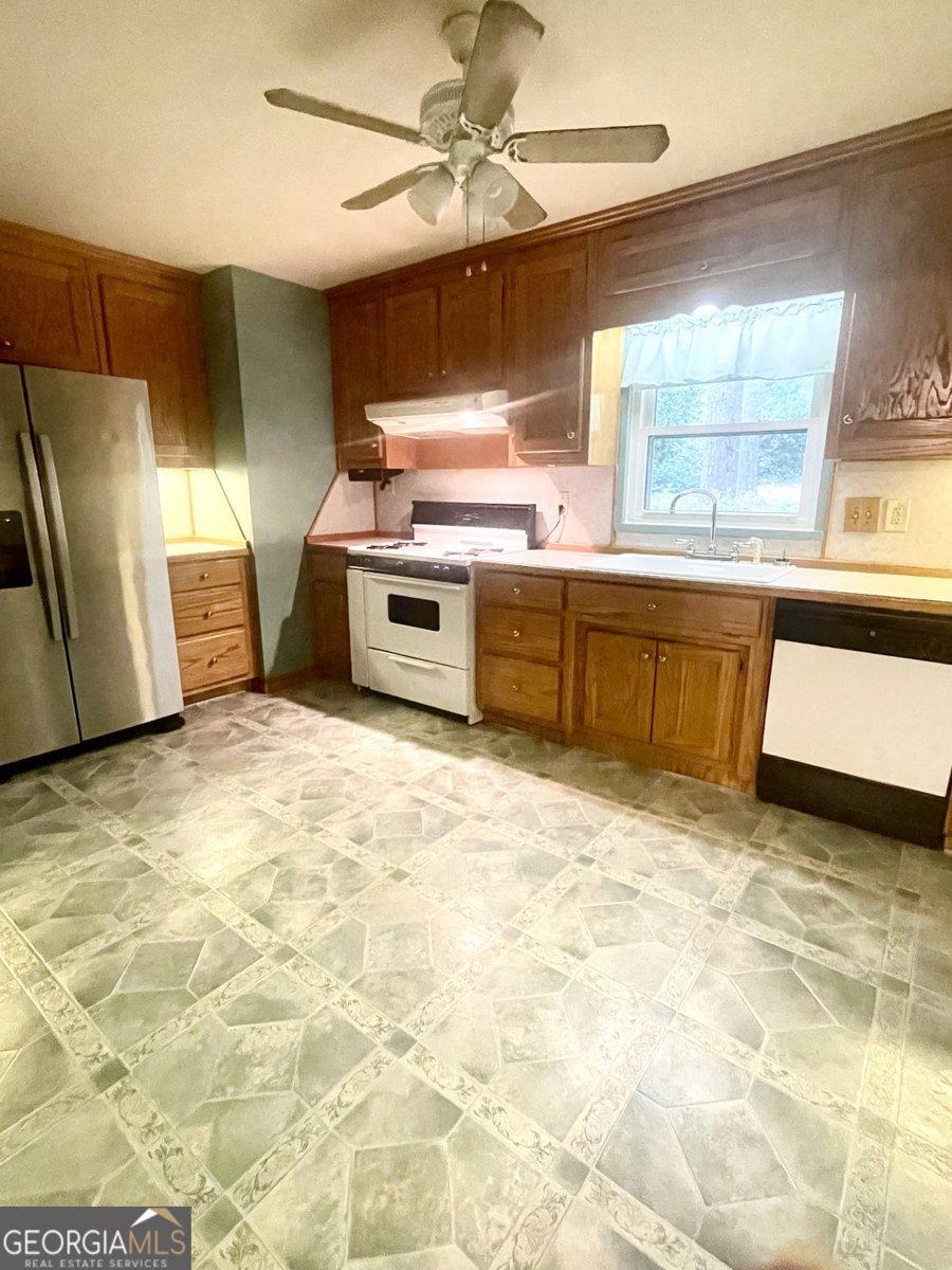 1537 Sagewood Circle Stone Mountain - Photo 9