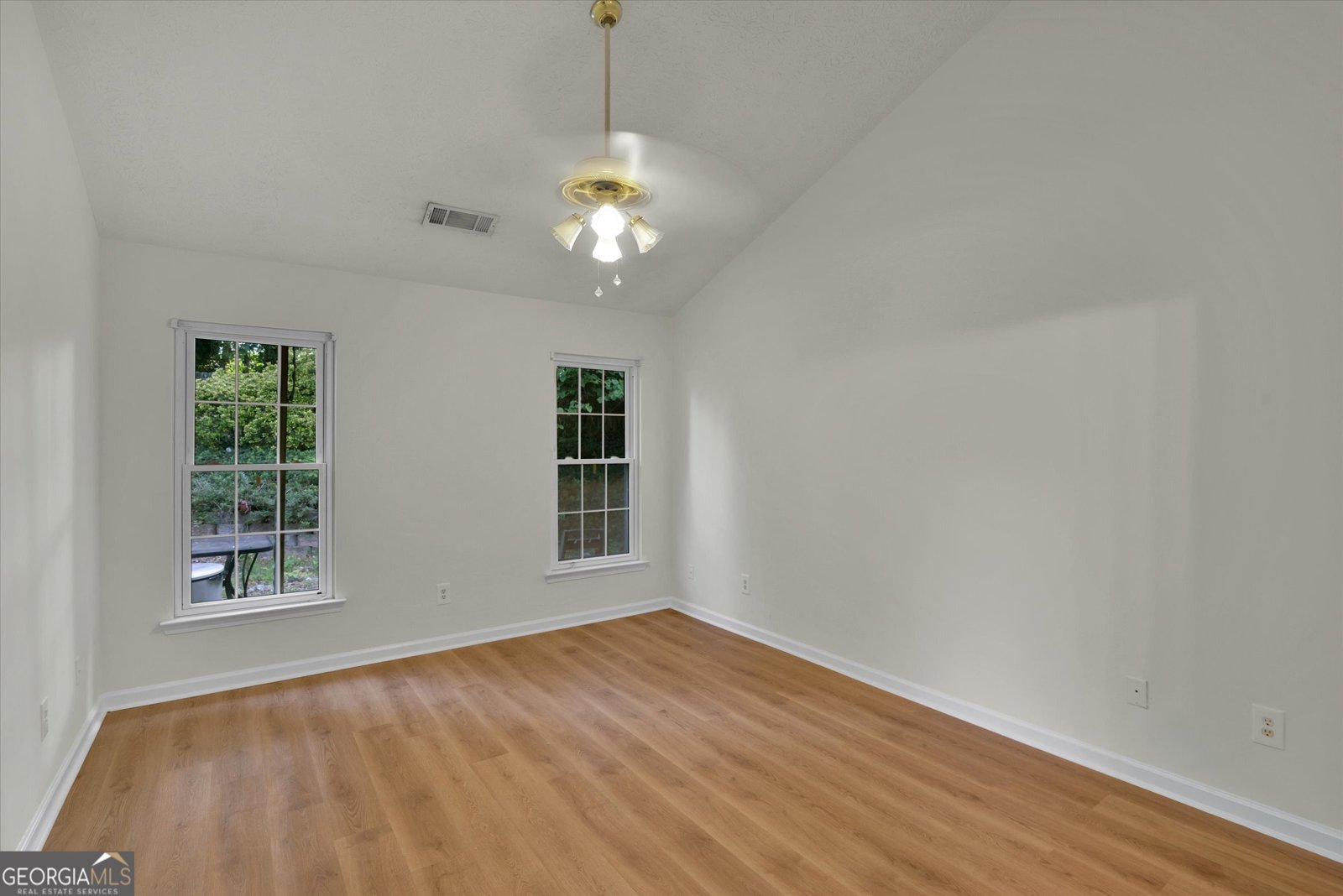 2435 Hillvale Circle Lithonia - Photo 11