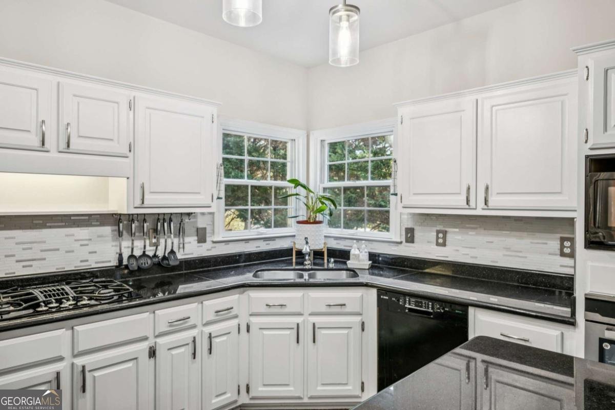 3401 Longfield Drive Snellville - Photo 9