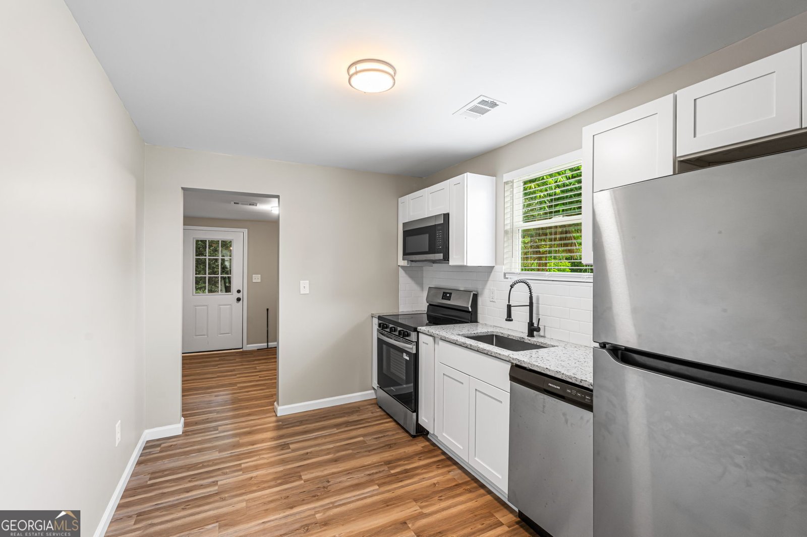 110 6th Street Warner Robins - Photo 9