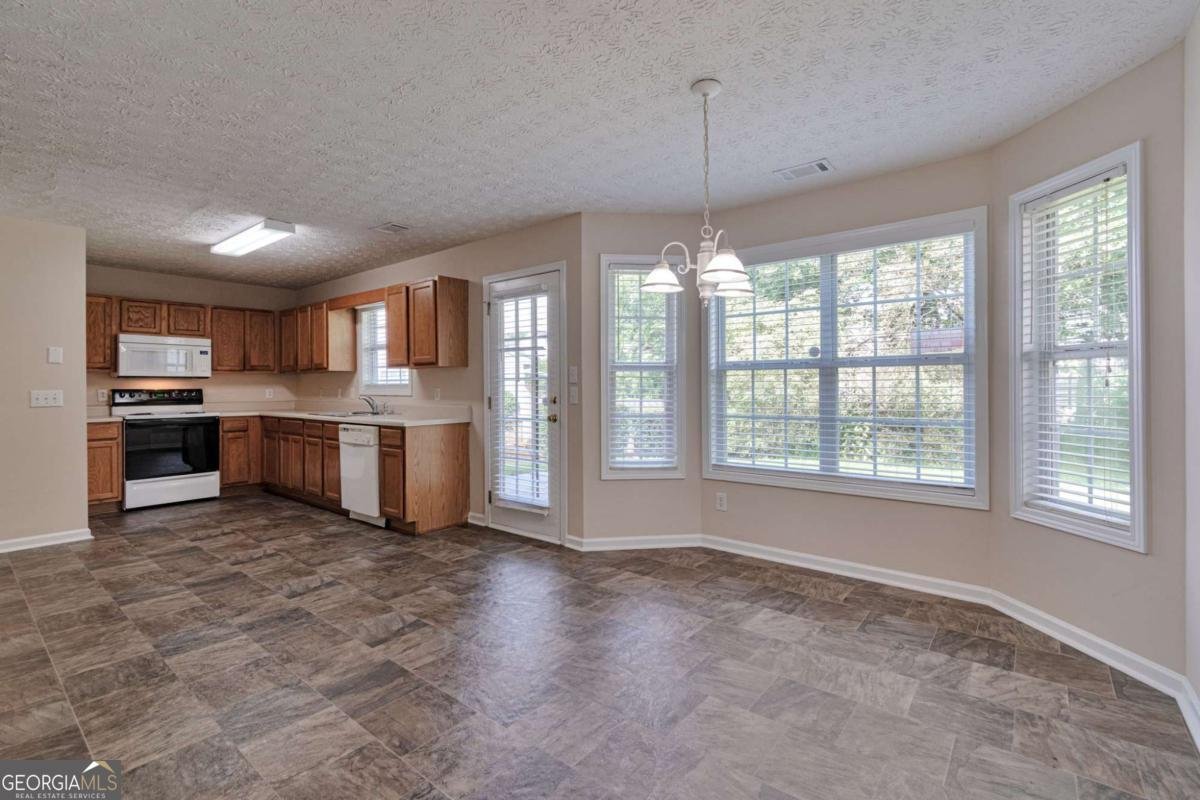 3190 Wrenwood Court Loganville - Photo 12