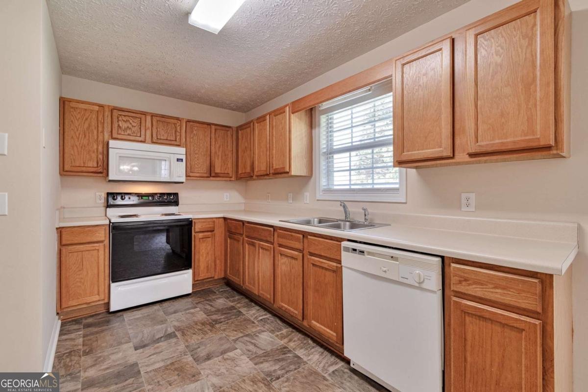 3190 Wrenwood Court Loganville - Photo 13