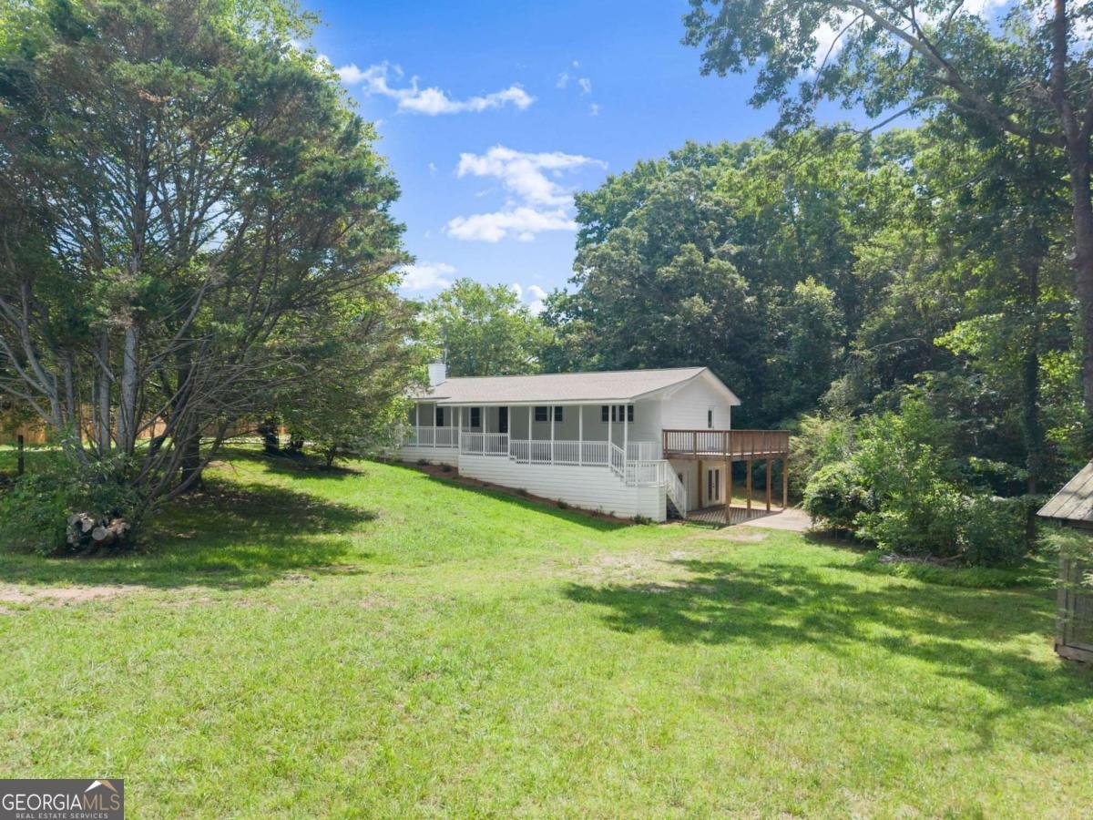 5198 Holly Springs Road Pendergrass - main photo