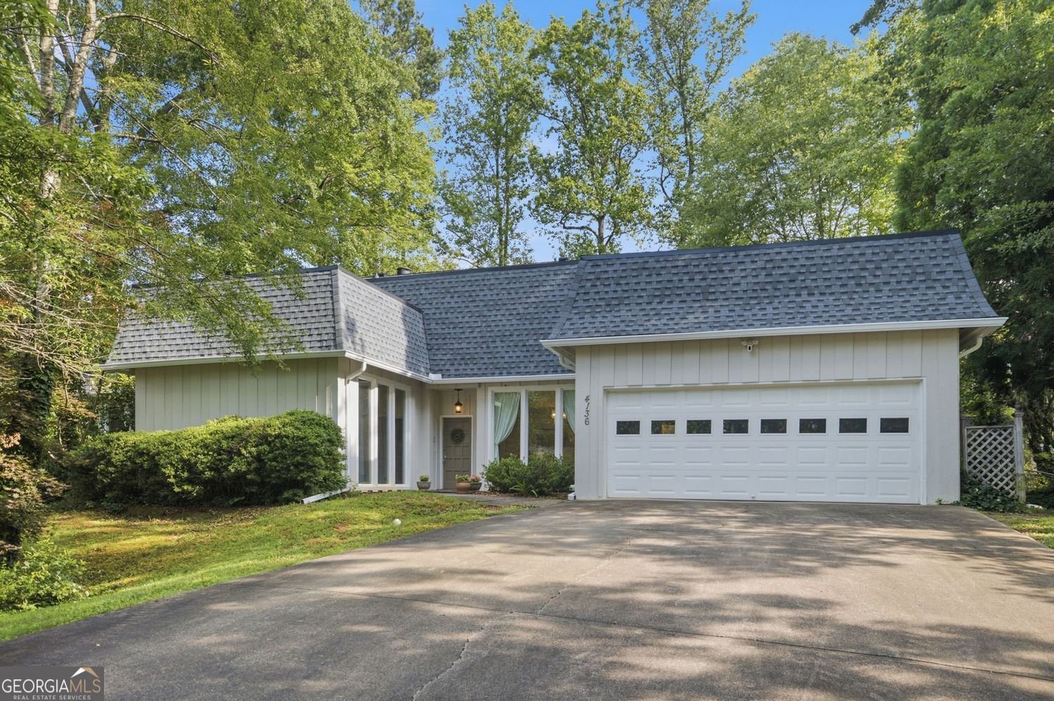 4136 Lakeshore Way Marietta - main photo