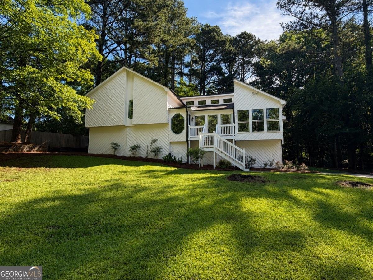 585 Rivercrest Drive Woodstock - main photo
