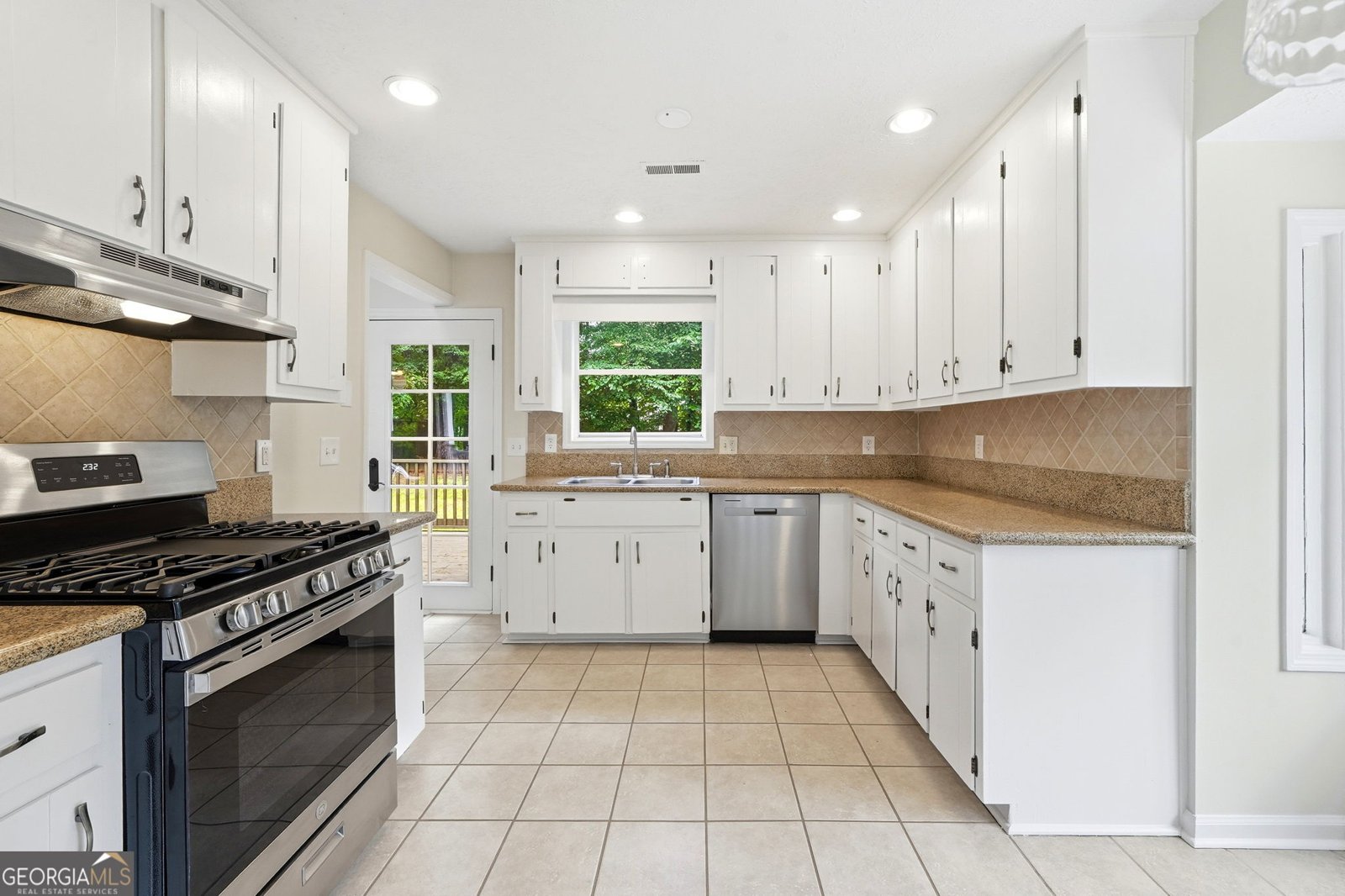 585 Rivercrest Drive Woodstock - Photo 23