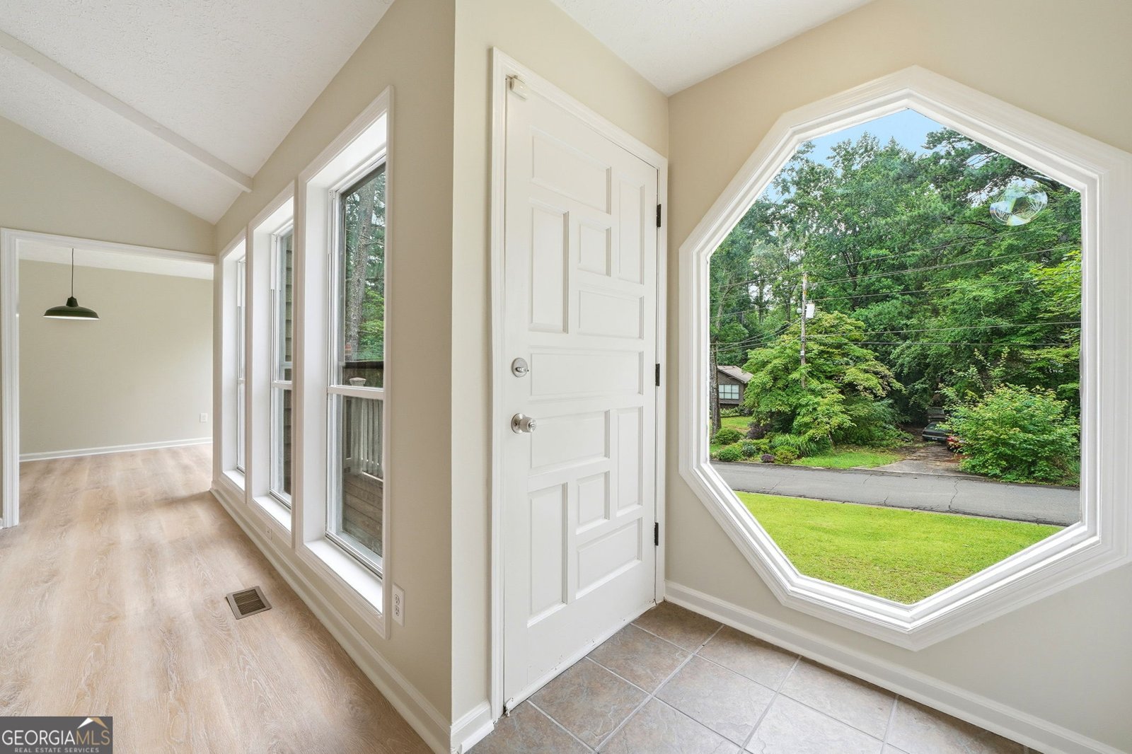585 Rivercrest Drive Woodstock - Photo 6