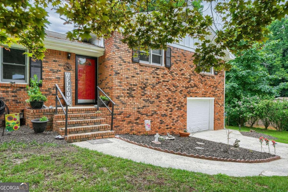 620 Ravenwood Drive Woodstock - main photo