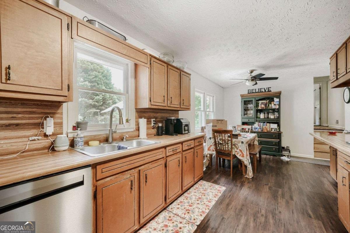 620 Ravenwood Drive Woodstock - Photo 9