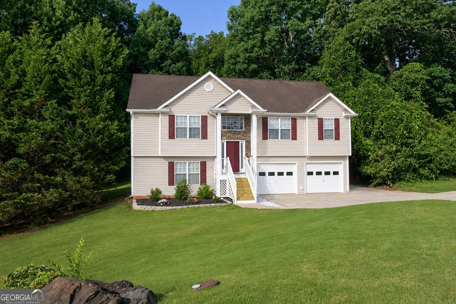 114 Waterbury Lane Braselton - main photo