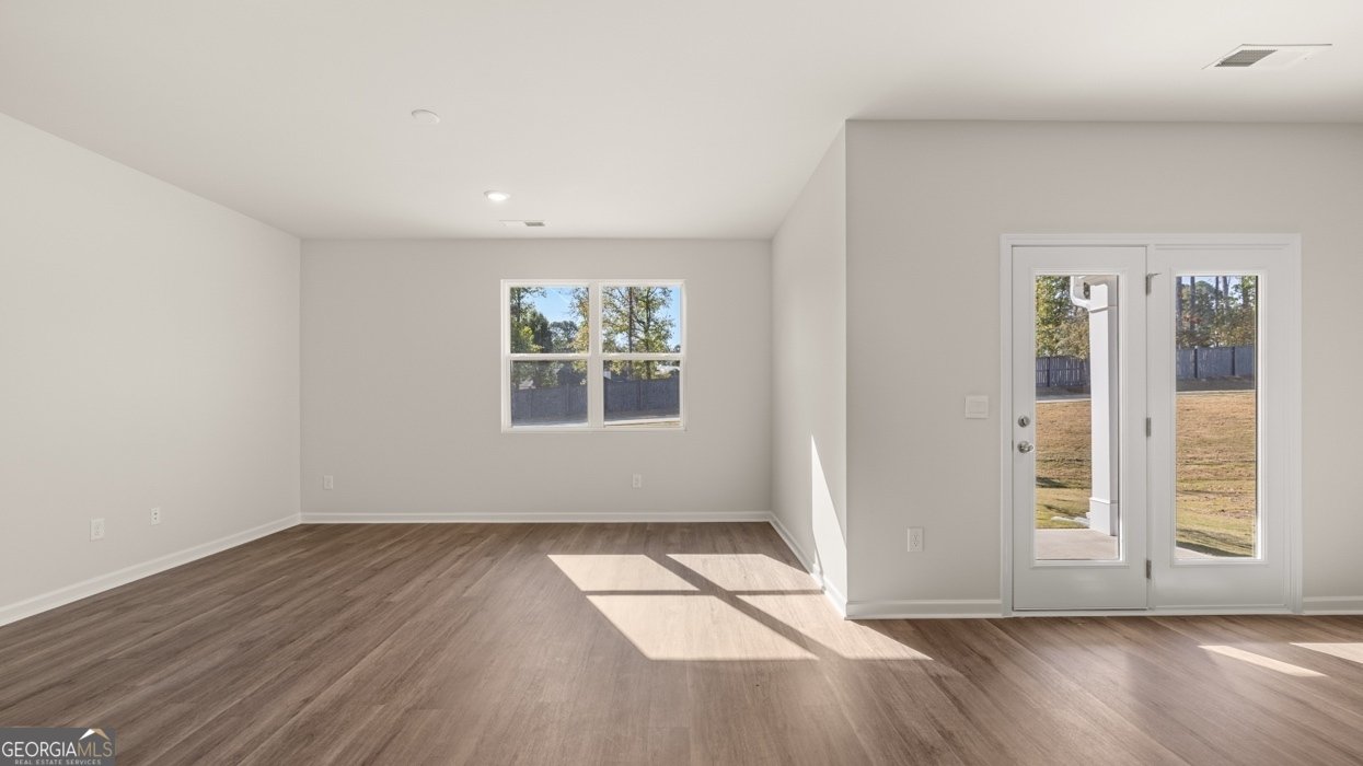667 Whitman Lane Stockbridge - Photo 12