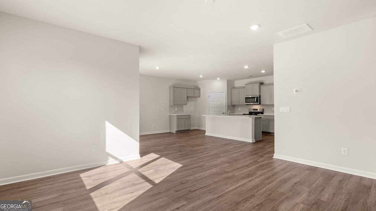 667 Whitman Lane Stockbridge - Photo 15
