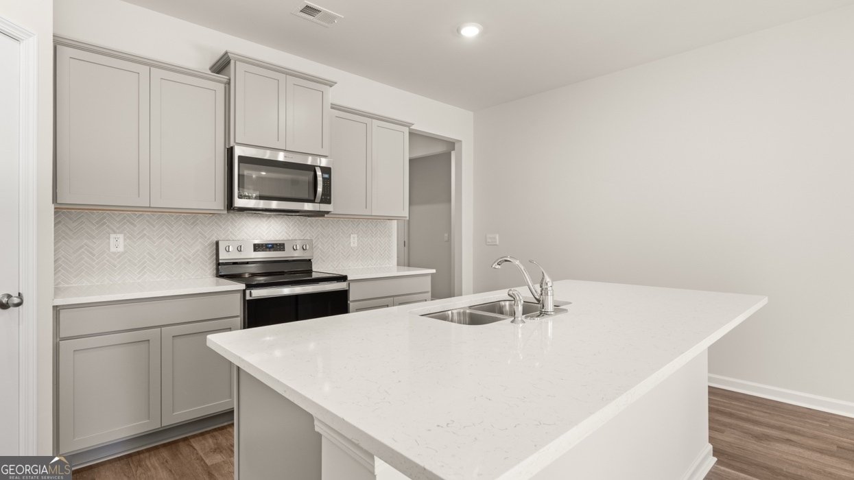 667 Whitman Lane Stockbridge - Photo 7