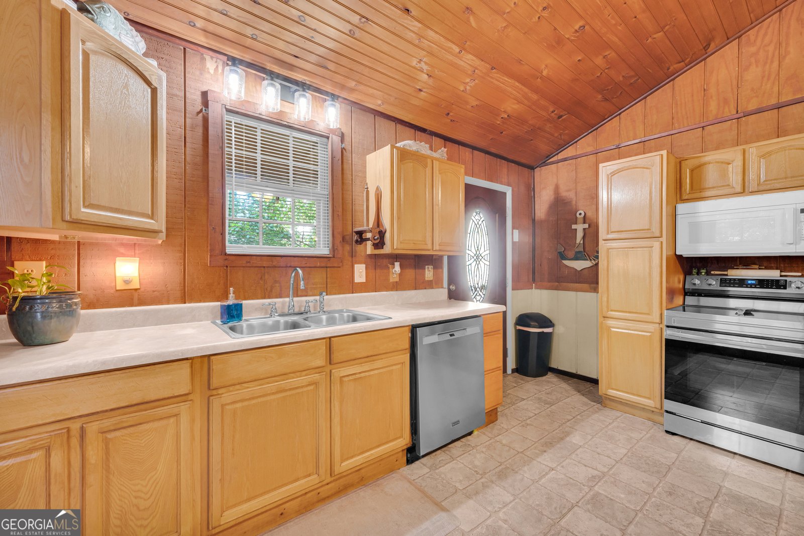 776 Normandy Trail Lavonia - Photo 10
