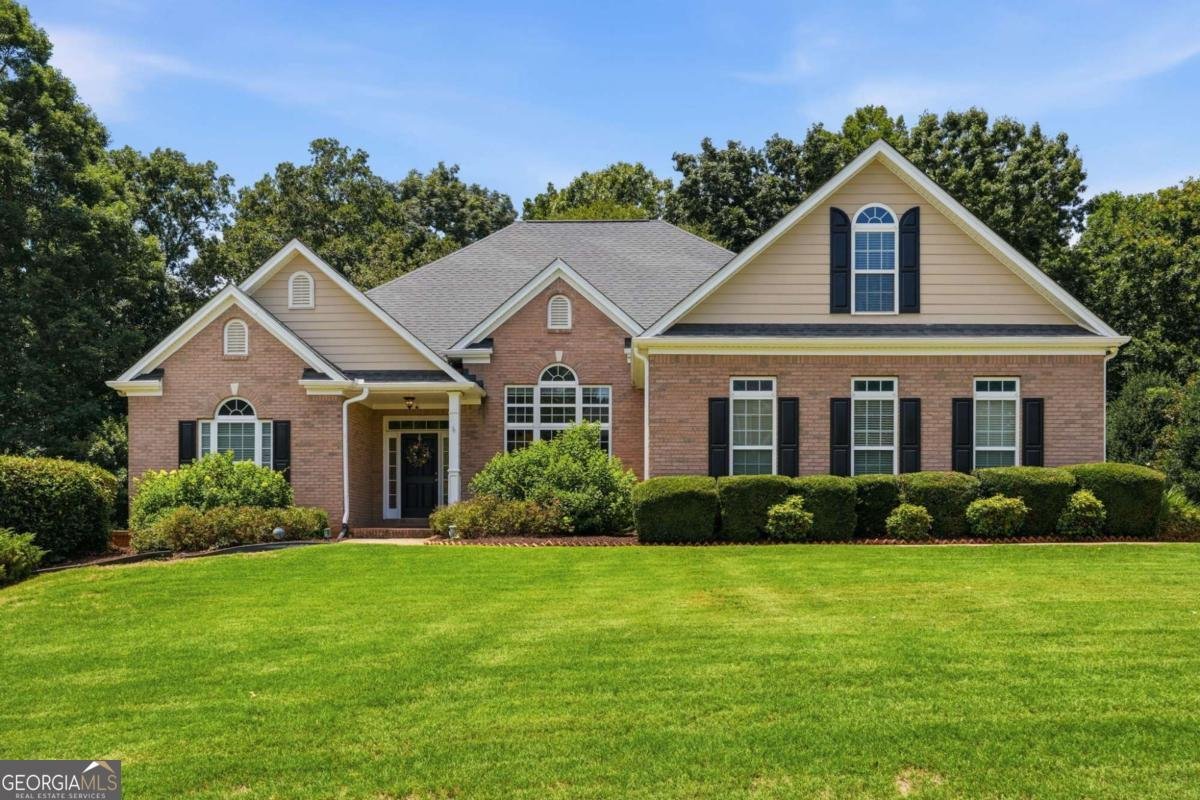 139 Montvale Drive Hoschton - main photo