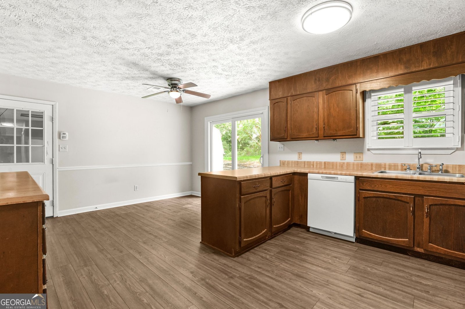 6988 Tan Bark Court Riverdale - Photo 9