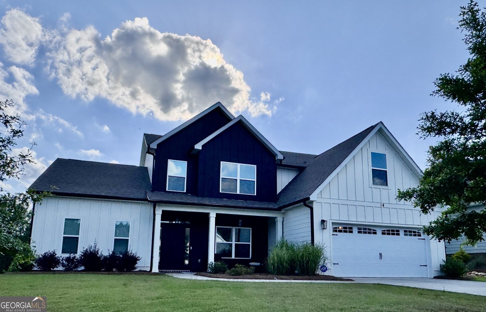 14 Dayton Way Sharpsburg - main photo