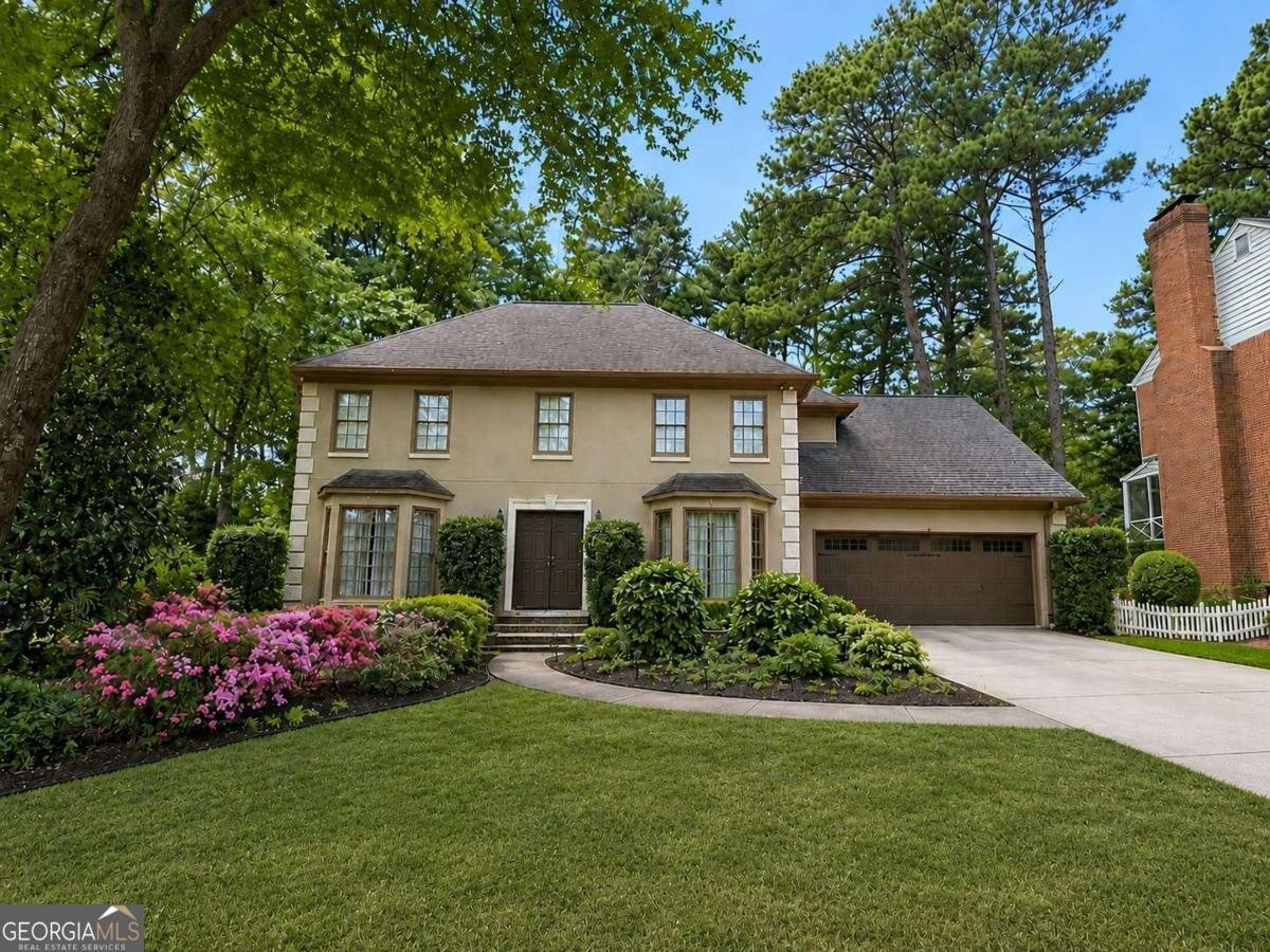 4824 Hampton Lake Drive Marietta - main photo