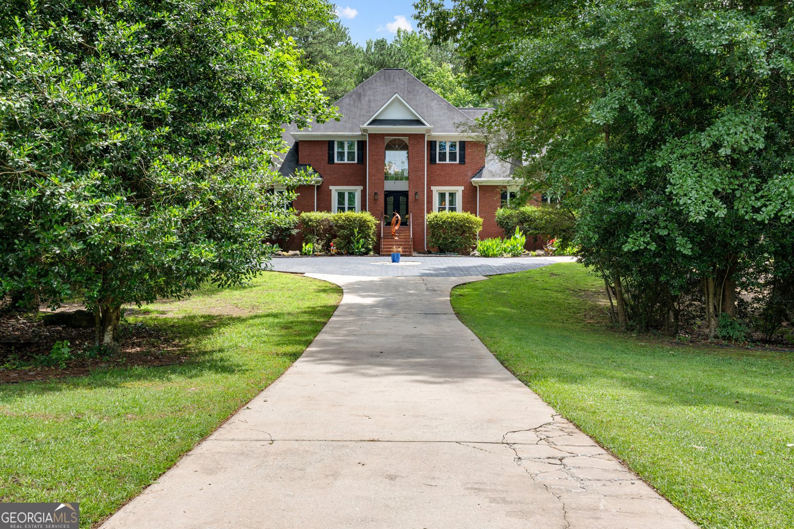 230 Camelot Drive Fayetteville - main photo