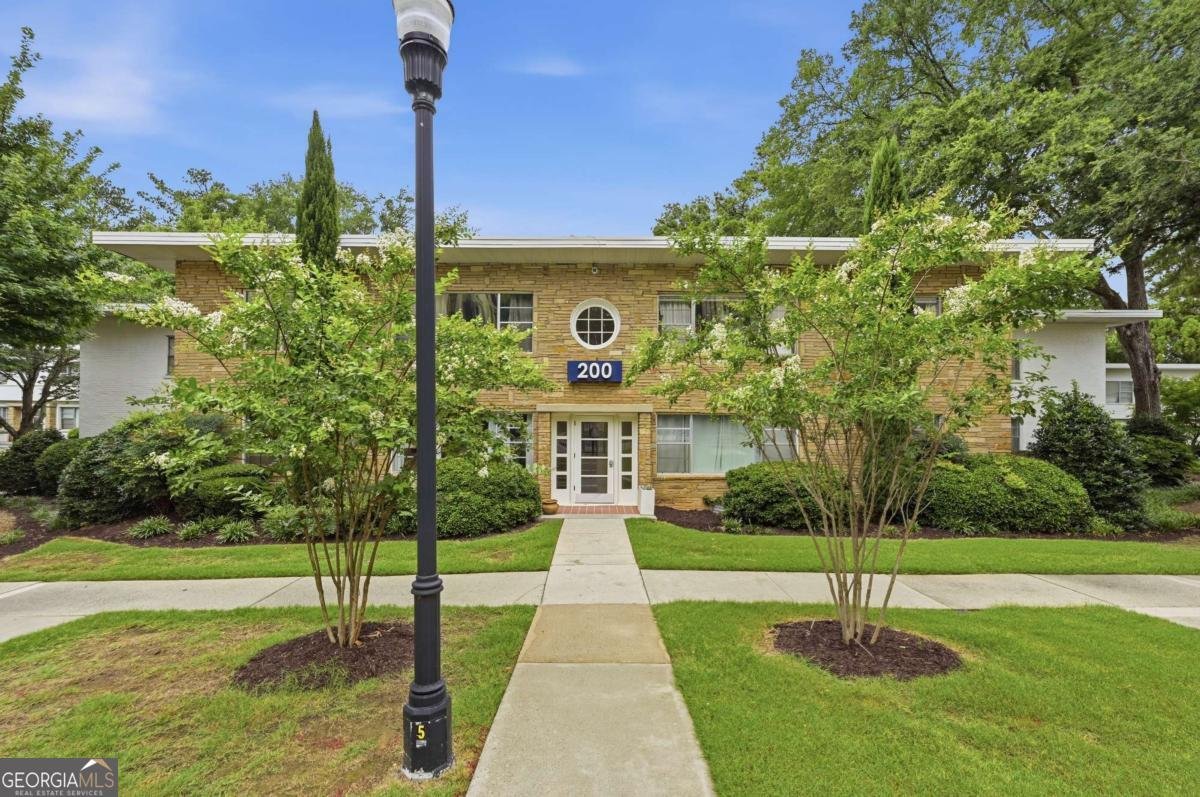 2240 Cheshire Bridge Road Atlanta - main photo