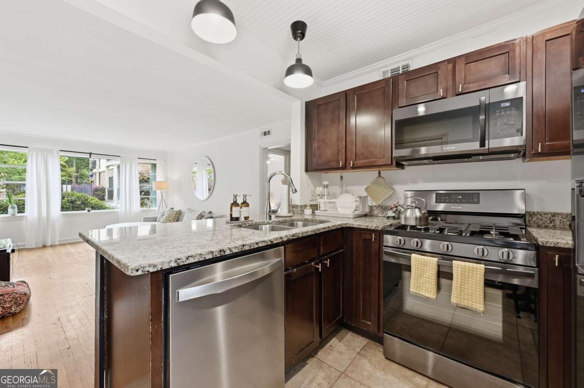 2240 Cheshire Bridge Road Atlanta - Photo 7