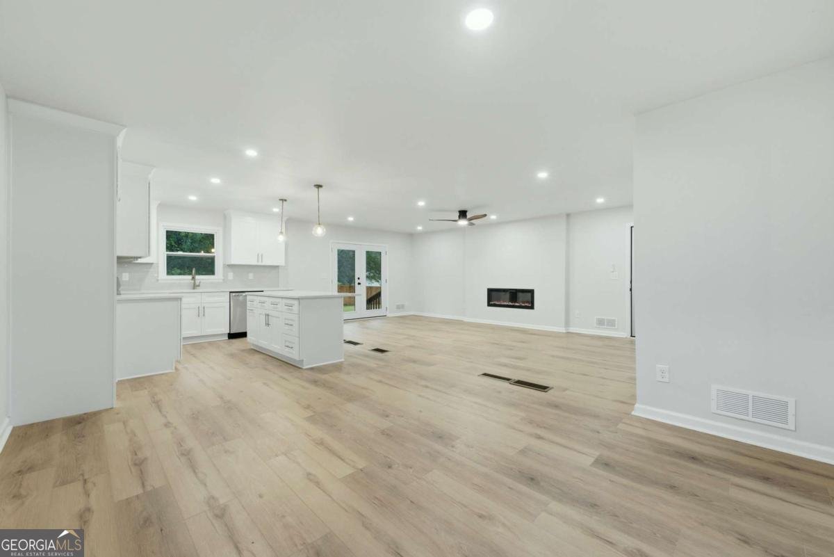 648 Bralorne Drive Stone Mountain - Photo 6