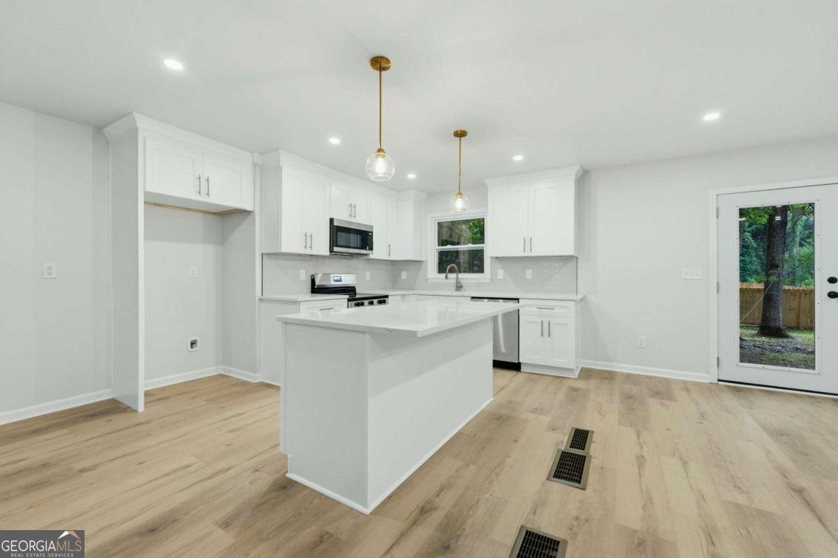 648 Bralorne Drive Stone Mountain - Photo 7