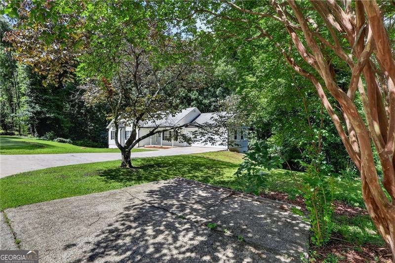 5027 Fitts Drive Roswell - Photo 6