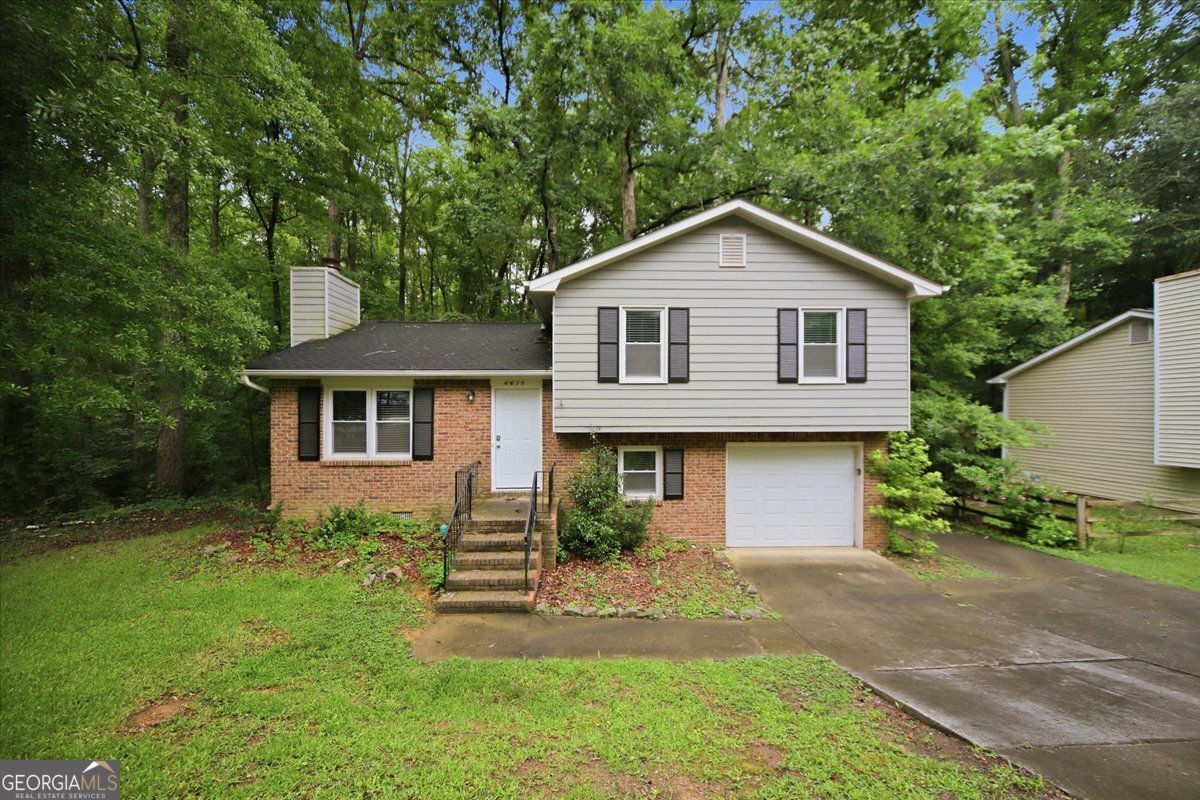 4635 Hamlet Walk Conyers - main photo
