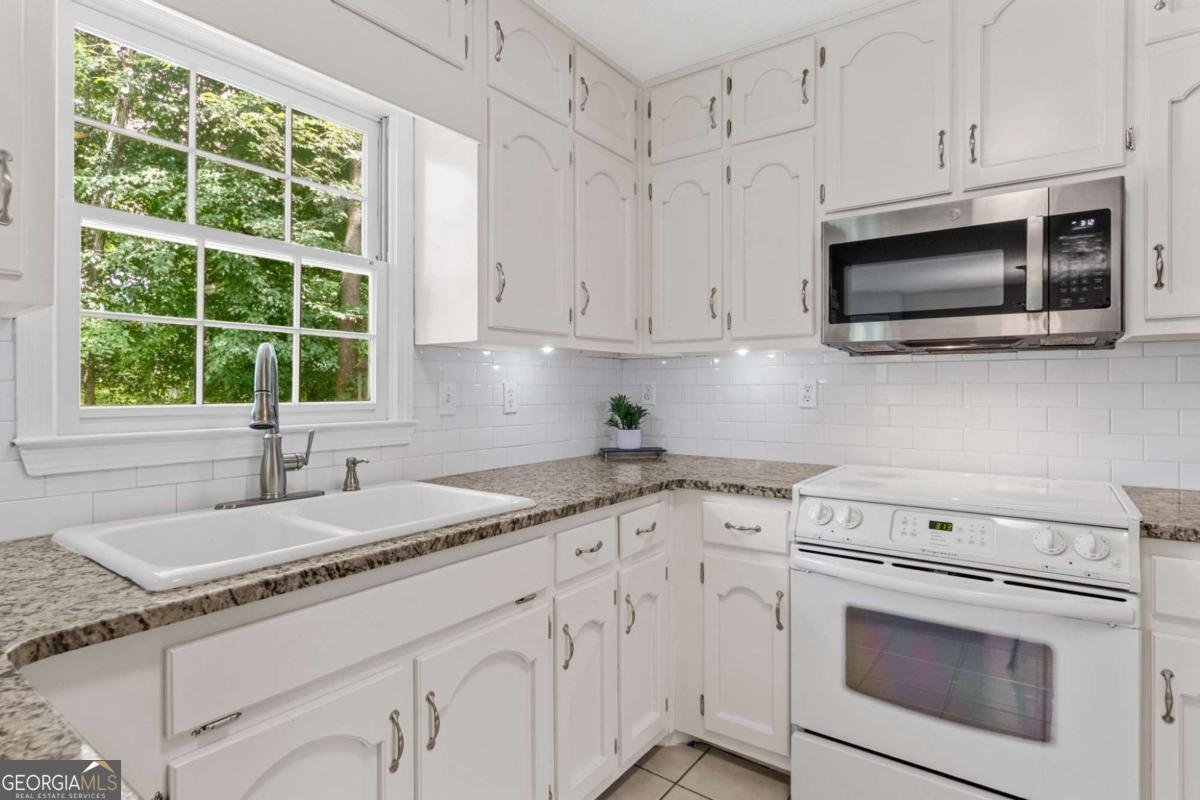 2109 Shay Court Buford - Photo 16